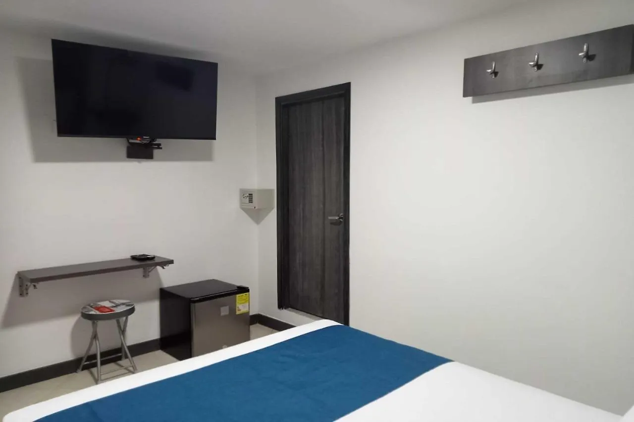 Hotel Jerusalen Estadio Медельин