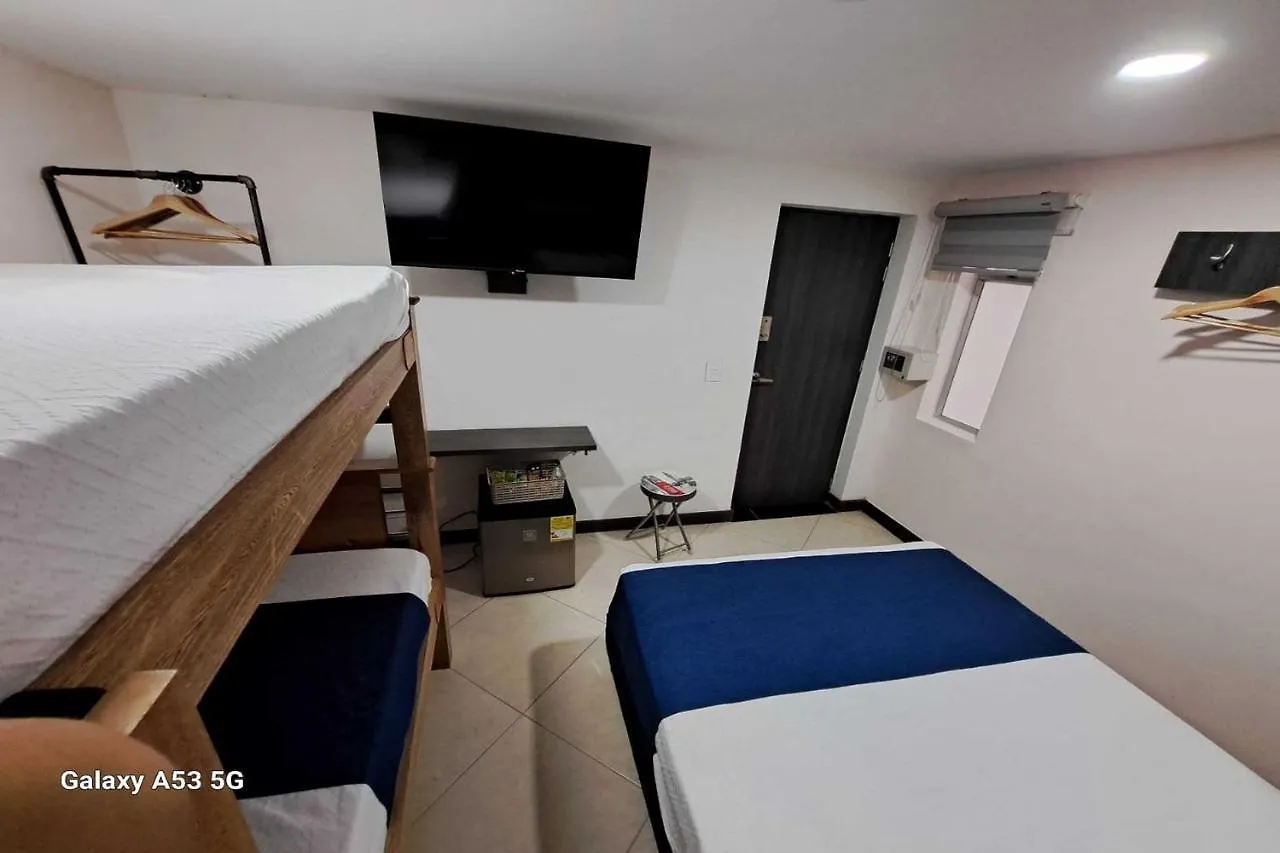Hotel Jerusalen Estadio Медельин