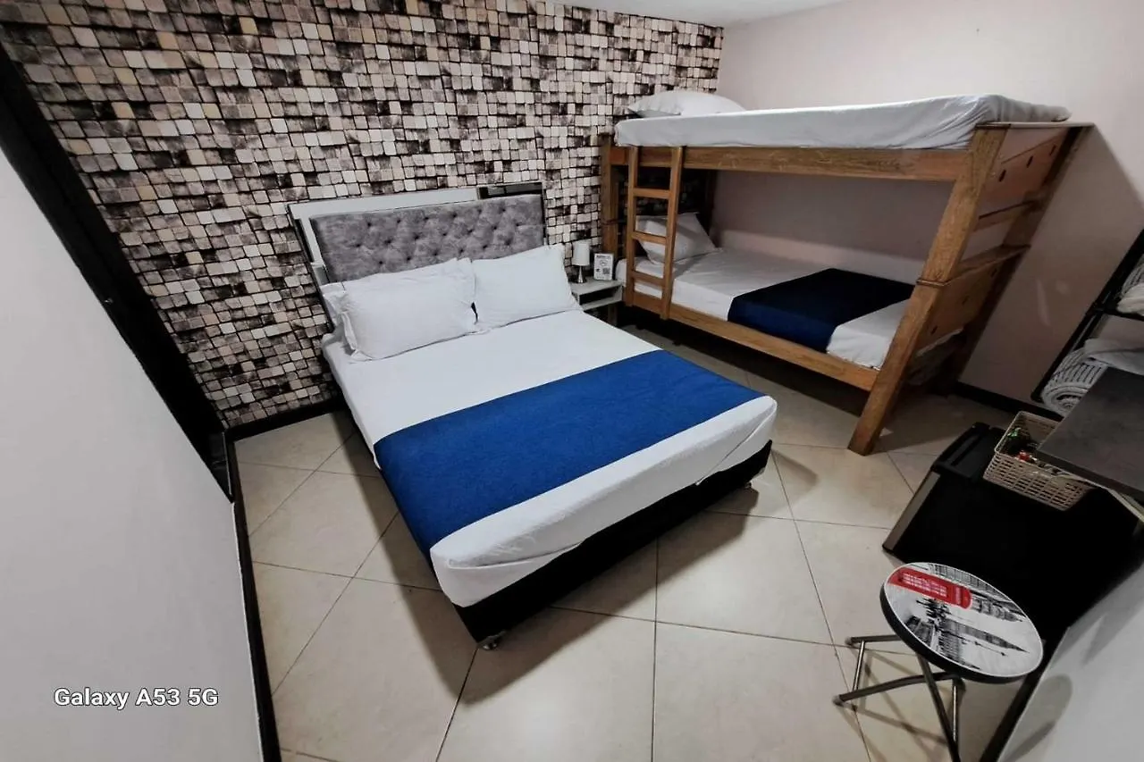 Hotel Jerusalen Estadio Медельин