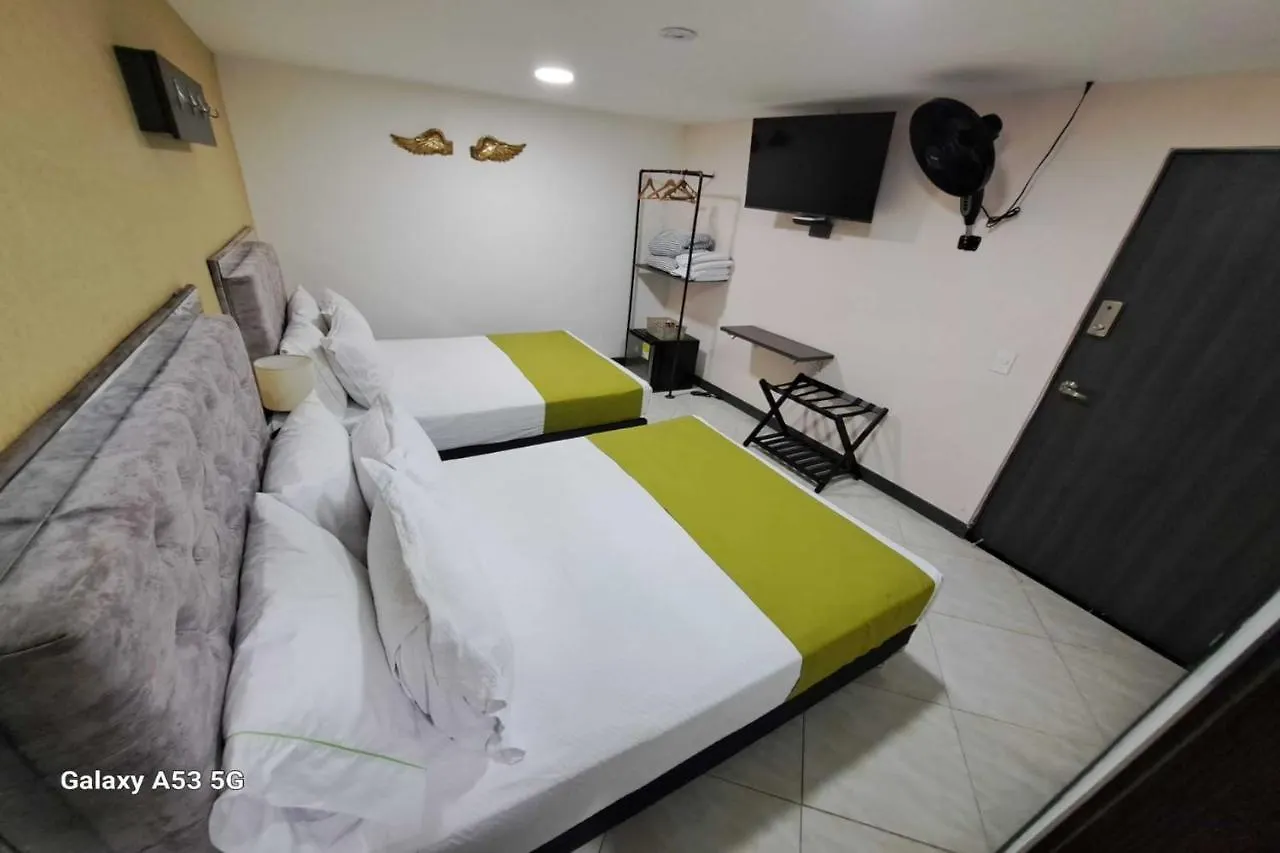 Hotel Jerusalen Estadio Медельин