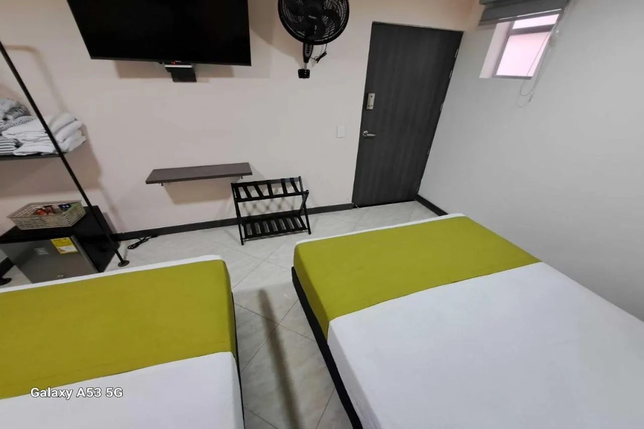 Hotel Jerusalen Estadio Медельин